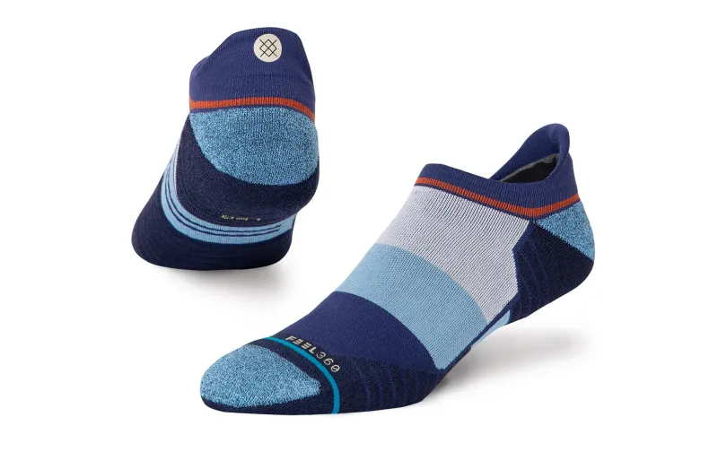 جوارب ملونة